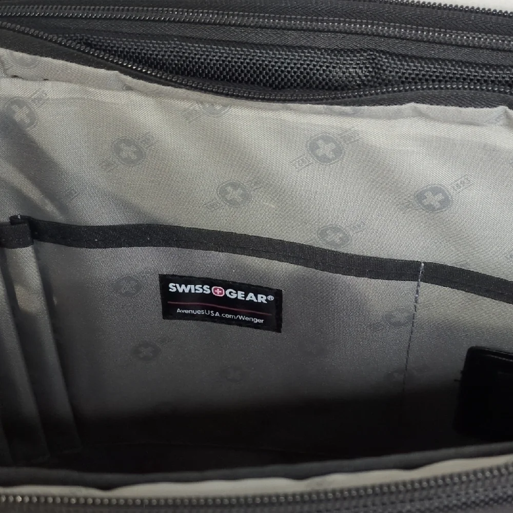 SwissGear Black Red Laptop Travel Bag 17